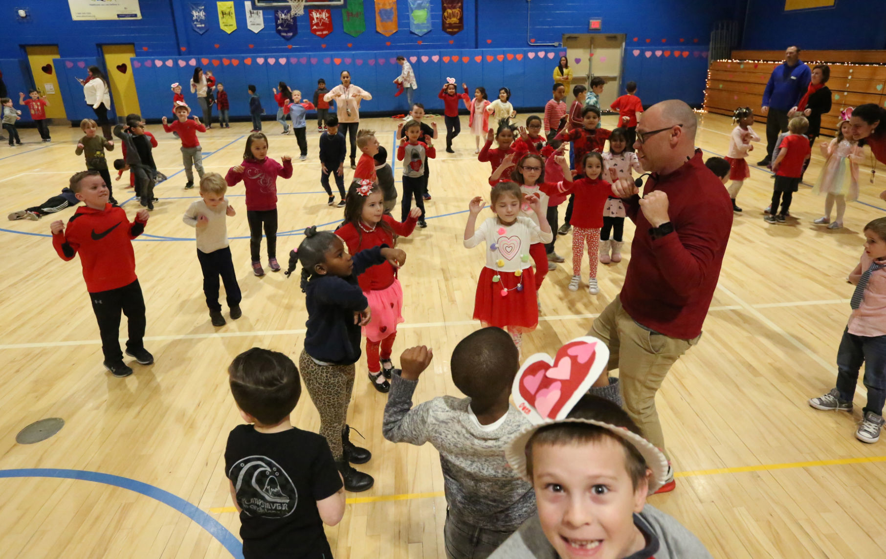 Marsh School dance and jump rope contest